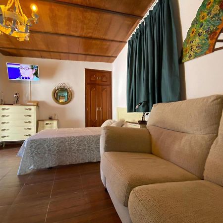 Estudio Coqueto Con Cocina, Bano Y Piscina De Temporada Compartida, A 8Km De Cordoba, En Plena Sierra,By Trassierrarooms Εξωτερικό φωτογραφία