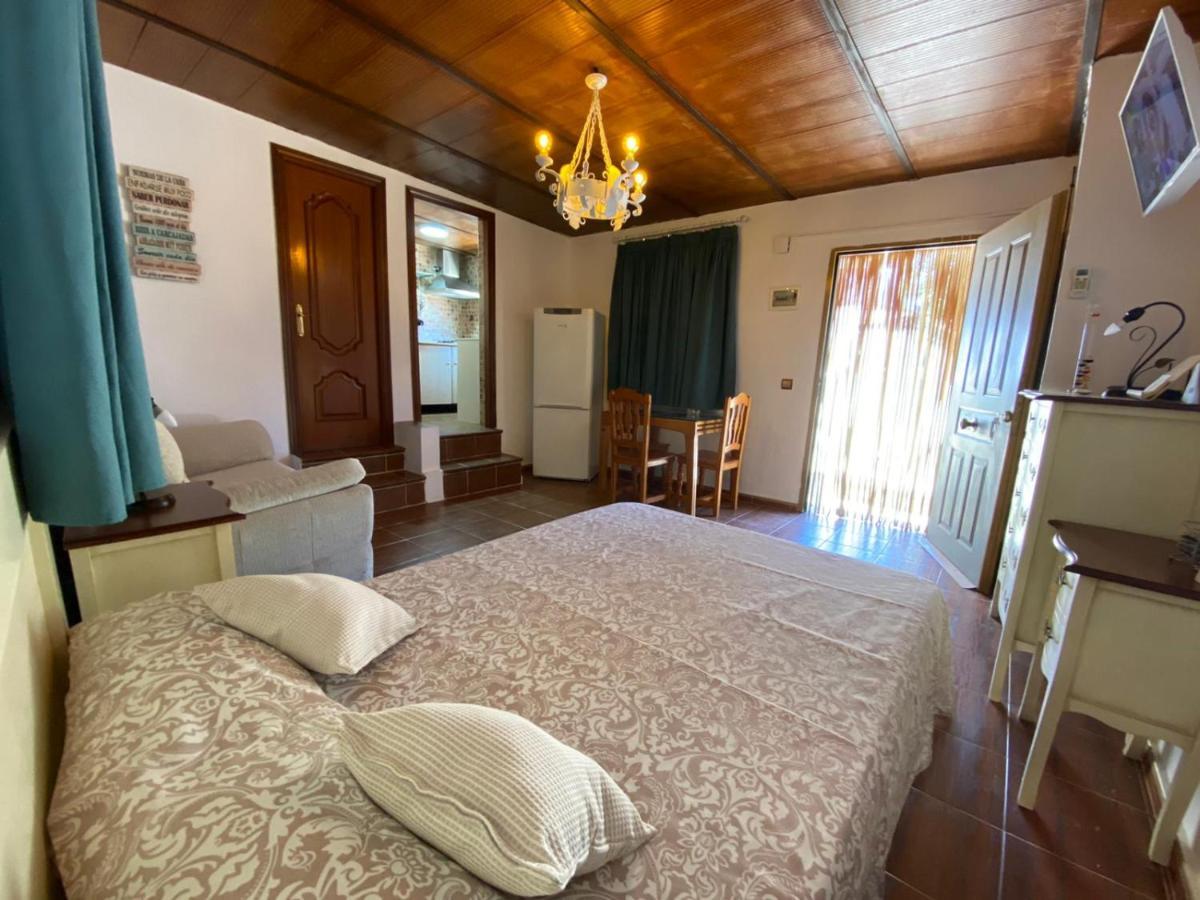 Estudio Coqueto Con Cocina, Bano Y Piscina De Temporada Compartida, A 8Km De Cordoba, En Plena Sierra,By Trassierrarooms Εξωτερικό φωτογραφία