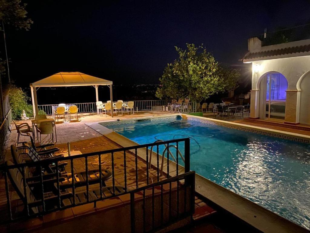 Estudio Coqueto Con Cocina, Bano Y Piscina De Temporada Compartida, A 8Km De Cordoba, En Plena Sierra,By Trassierrarooms Εξωτερικό φωτογραφία